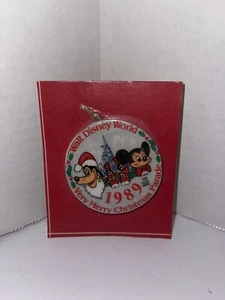 Walt Disney World 1989 Very Merry Christmas Parade Ornament 2" Round - Picture 1 of 1