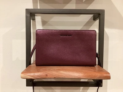 Excellent Condition Michael Kors Metallic Plum Jet Set Convertible Crossbody - Image 1 of 4