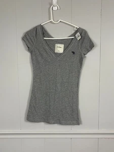 NWT Abercrombie Kids Classic Y2K Gray V-Neck T-Shirt Size XL Preppy Cute Casual - Picture 1 of 6