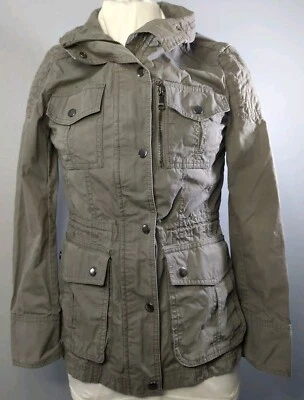 Chaqueta militar utilitaria gris talla XS Petite J9 de sarga para mujer Banana Republic Foto 1 de 4