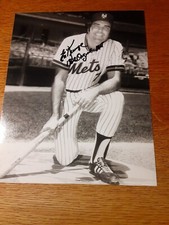ED KRANEPOOL  NEW YORK METS  1962-79   ACTION SIGNED 8x10