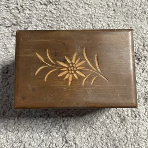 E. Schmocker AG Vintage geschnitzte Blumen Holz Spieluhr Schweiz geprüft funktioniert - Bild 1 von 12