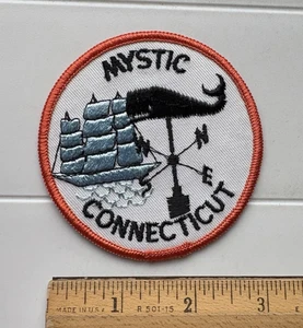 Toppa ricamata rotonda Mystic Connecticut nave a vela capodoglio banderuola - Foto 1 di 3