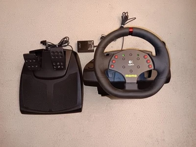 Rueda de retroalimentación Logitech MOMO Racing Force con pedales probados Foto 1 de 4