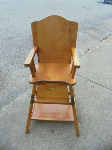 ANTIQUE THAYER CONVERTIBLE 1950'S HIGH CHAIR  (ALL WOOD) Cover