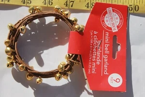 Mini guirnalda de campanas campanas artesanales color dorado suministros artesanales guirnalda mide 9 pies de largo - Imagen 1 de 1