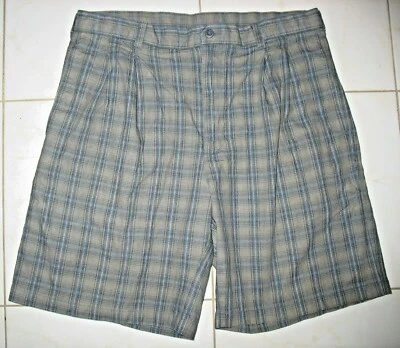 Bermuda xadrez BRITTANIA - MASCULINA TAMANHO 34 - 100% ALGODÃO - OLIVA  - Imagem 1 de 3