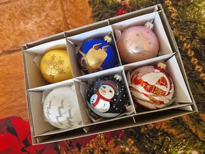 Hand Painted Glass Baubles 6 in pack Christmas Tree Decorations 80 mm 8cm - Picture 1 of 8