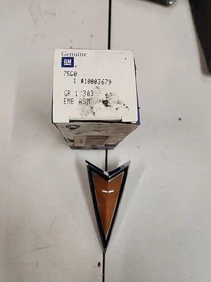 Nuevo parachoques delantero dorado GM Pontiac Crest emblema se adapta a 78-81 Firebird Trans Am Y82 Foto 1 de 4