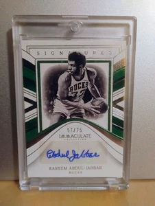 2022-23 Immaculate Kareem Abdul-Jabbar Signatures Autograph Auto #57/75 Bucks - Picture 1 of 4