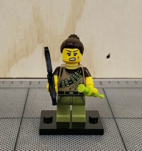 LEGO Minifigure Dino Tracker Collectible Series 12 - Picture 1 of 3