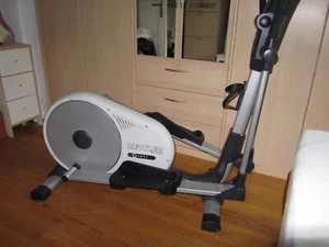 crosstrainer und Spinning Rad - Bild 1 von 11