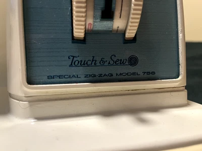 Acessórios e peças Singer Touch and Sew 756 - Imagem 1 de 4