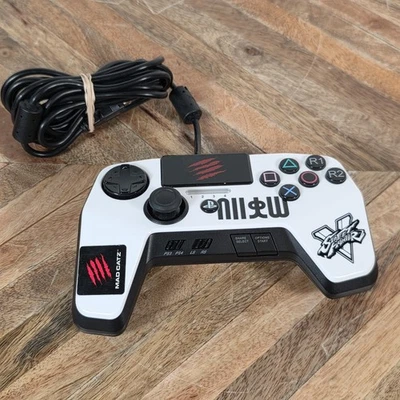 Mad Catz SFV Street Fighter V FightPad Pro for Playstation4 Playstation 3 White - Image 1 of 4