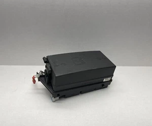 2008-2011 Buick Lucerne Cadillac DTS Rear Seat Fuse Box Relay OEM 13697145 - Imagen 1 de 10