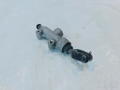 Cilindro maestro de freno trasero Kawasaki Ninja 1000 ZX-1000 Z1000 ZR1000 - 43015-0137 Foto 1 de 4