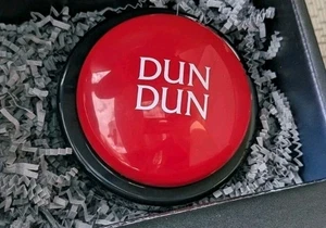 NBC Law & Order Physical Law & Order Dun Dun Button ULTRA RARE Promotion Works - Bild 1 von 4