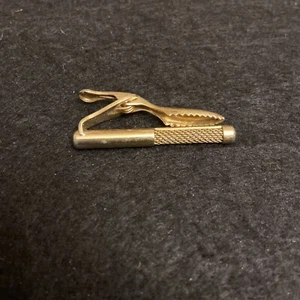 Vintage Swank Tie Clip Bar Good Tone w/ Accent 1 1/2 inch - Picture 1 of 4
