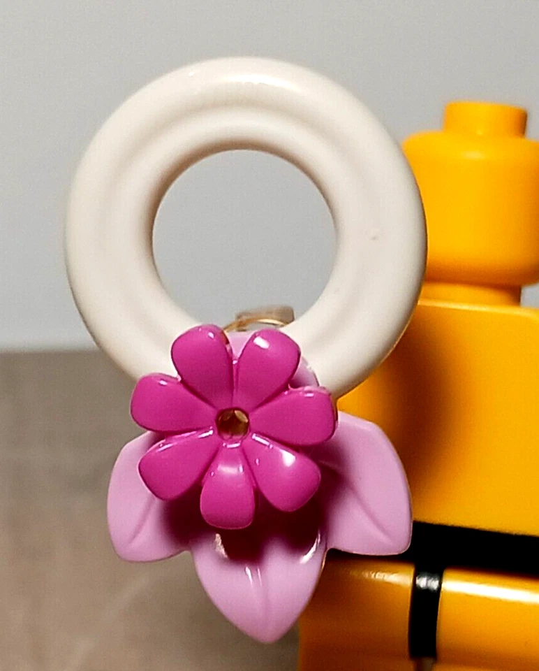 New LEGO Pink Wreath Holiday Plant Handle Included Christmas Door Decoration - Image 1 of 1