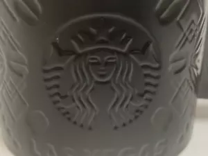 Tazza ceramica nera Starbucks 2023 collezione Las Vegas designs Vegas 14 fl oz nuova con etichette - Foto 1 di 9