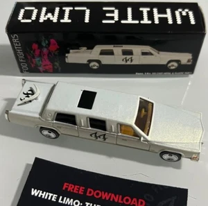2011 Foo Fighters "Wasting Light" Tour Die-Cast White W/download Card - New - Picture 1 of 1