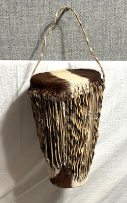Tambor de arte popular DJEMBE tribal africano de colección 8" x 5" vaca cebra cubierto de cuero crudo Foto 1 de 4