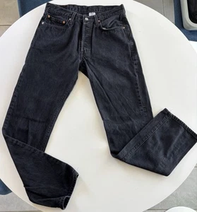 Jeans vintage Levi's 501 para hombre 31x32 (etiqueta 33X34) denim negro botón mosca - Imagen 1 de 8