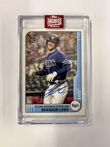 Autógrafo activo de firma Brandon Lowe 2023 Topps Archives #'d 11/42 - rayos - Imagen 1 de 2