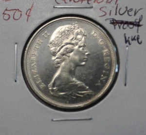 Moneda de 50 centavos de plata 80 % Canadá 1867-1967 Centenario Reina Isabel II/Lobo - Imagen 1 de 3