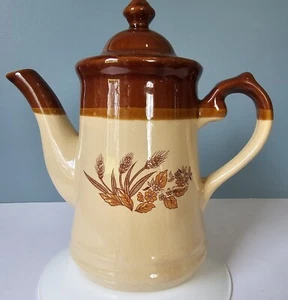 Cafetera tetera vintage de cerámica marrón y tostada diseño trigo 9" de alto - Imagen 1 de 6