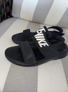 Nike Tanjun Women's Flip Flop - Black/Black/White, Size 10 - Picture 1 of 5