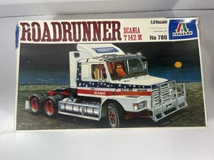Camion pesante Roadrunner 1:24 Italeri #780 Scania T142M nuovo non sigillato completo - Foto 1 di 5