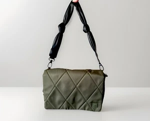 Bolso de Hombro Shawn Killinger x IHKWIP Anudado - Verde Oliva Militar - Imagen 1 de 18