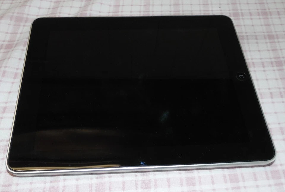 Tablet  iPad A 1219  1st Gen 9,7"  1024 x 768  16GB - Imagen 1 de 4