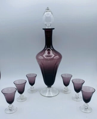 Decantador de vidro italiano vintage raro roxo/ametista 6 taças curtas - Imagem 1 de 4