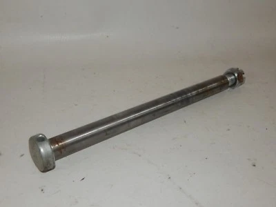 NOS OEM 1975-1983 Yamaha XS400 Motorcycle Rear Wheel Axle Bolt Nut Washer  Foto 1 de 2