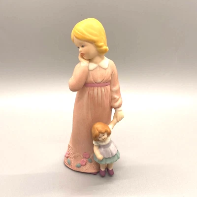 Estatuillas interiores del hogar Sleepy Time Girl con muñeca 1998 porcelana 14801-98 Foto 1 de 4