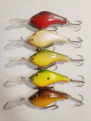 5 Poe's Cedar Fishing Lures 3" - Image 1 of 4