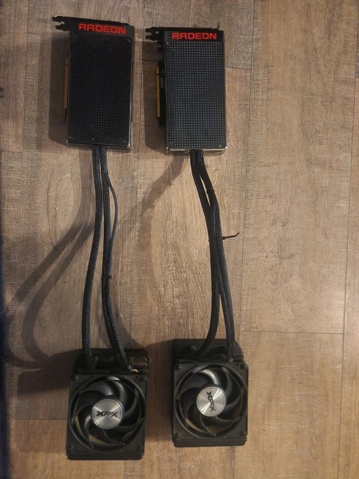 2 AMD XFX RADEON R9 FURY X 4GB WATERCOOLED GRAPHIC CARDS - Image 1 of 1