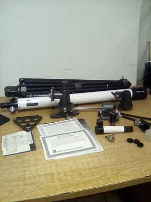 Meade 04018-Model 285 60mm (2.4") Equatorial Refracting Telescope - Image 1 of 4