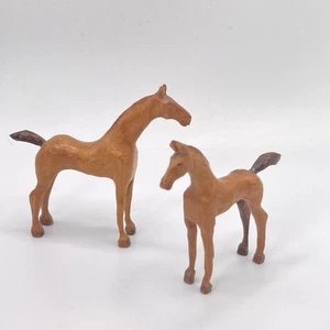 Miniatur geschnitzte Holzpferde 2er Set - Bild 1 von 12