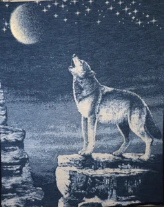 Vintage Biederlack Decke Überwurf USA Made Blue Wolf Howl Moon Acryl 68x51 - Bild 1 von 7