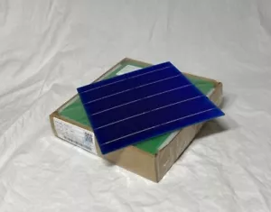 Box of 20 Monocrystalline Solar Cells - Picture 1 of 6