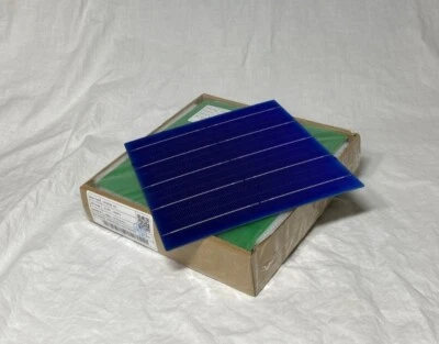 Box of 20 Monocrystalline  Solar Cells - Image 1 of 4