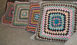 Funda Cojín Abuela Cuadrada Hecha a Mano Crochet Lana Tejido Colorido 16x16 pulgadas - Imagen 1 de 6