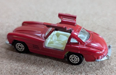 Corgi Mercedes-Benz 300 SL Gull Wing Diecast Toy Car Red Great Britain - Image 1 of 4