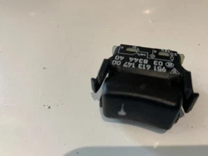 Porsche 944 Central Locking Switch     Porsche Switch    951 613 147 00    . - Picture 1 of 5