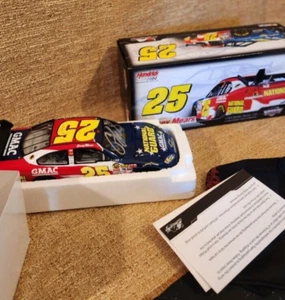 Casey Mears #25 Nationalgarde 2007 Impala 1:24 signierte limitierte Auflage - Bild 1 von 12