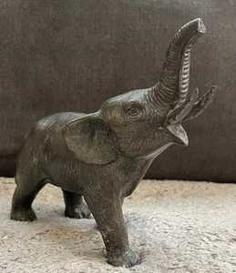 Statuina in metallo vintage elefante fortuna fortuna tronco rialzato 6,5" - Foto 1 di 16
