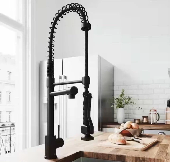 VIGO VG02007CH 27" H Zurich Single-Handle with Pull-Down Sprayer Kitchen Faucet - Chrome